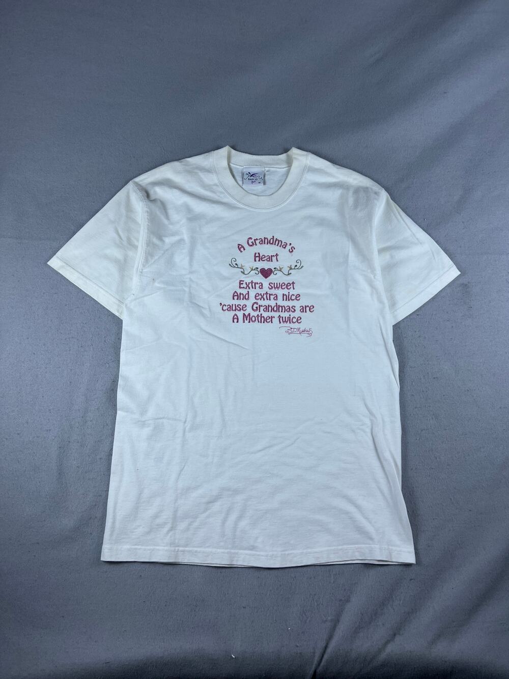 Vintage Bagy Jo Too T-Shirt Womens M White Grandma's Heart Spellout Embroidered